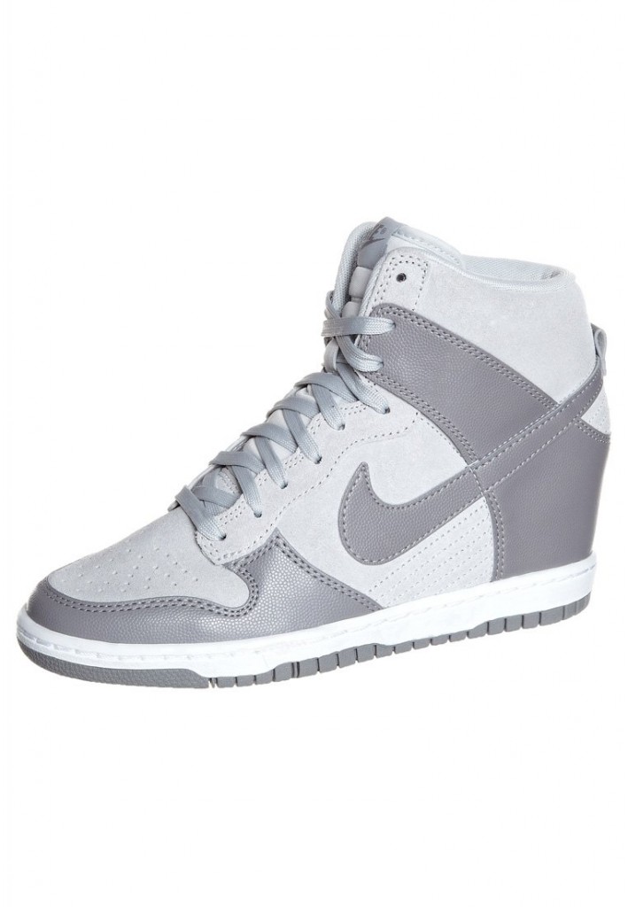 basket nike compensée